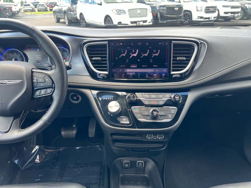 Used 2021 Chrysler Pacifica Touring-L w/ Premium & Safety Sphere Group AWD/4WD image 35