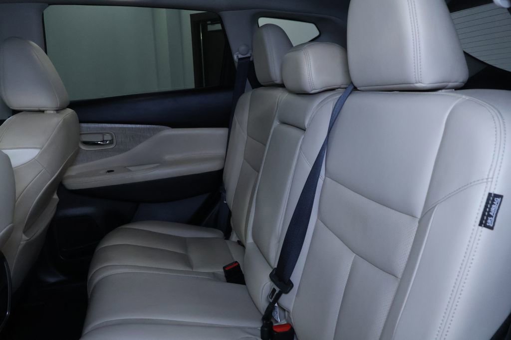 Used 2023 Nissan Murano SL w/ SL Moonroof Package image 16