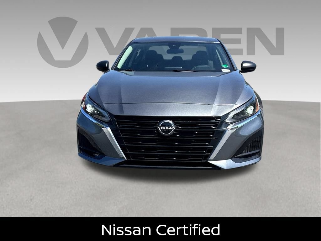 Used 2024 Nissan Altima 2.5 SV FWD image 2