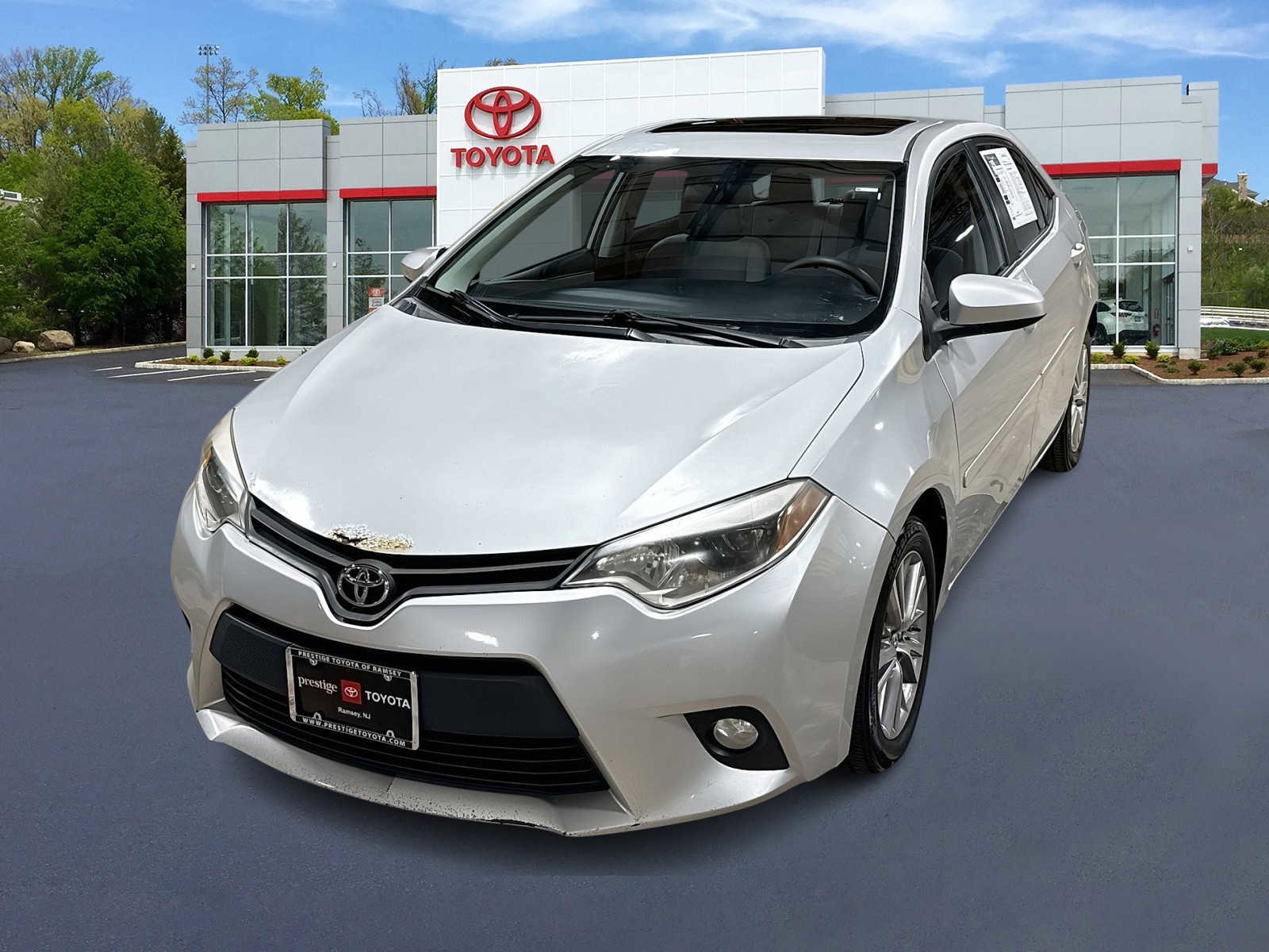 Used 2014 Toyota Corolla LE image 1