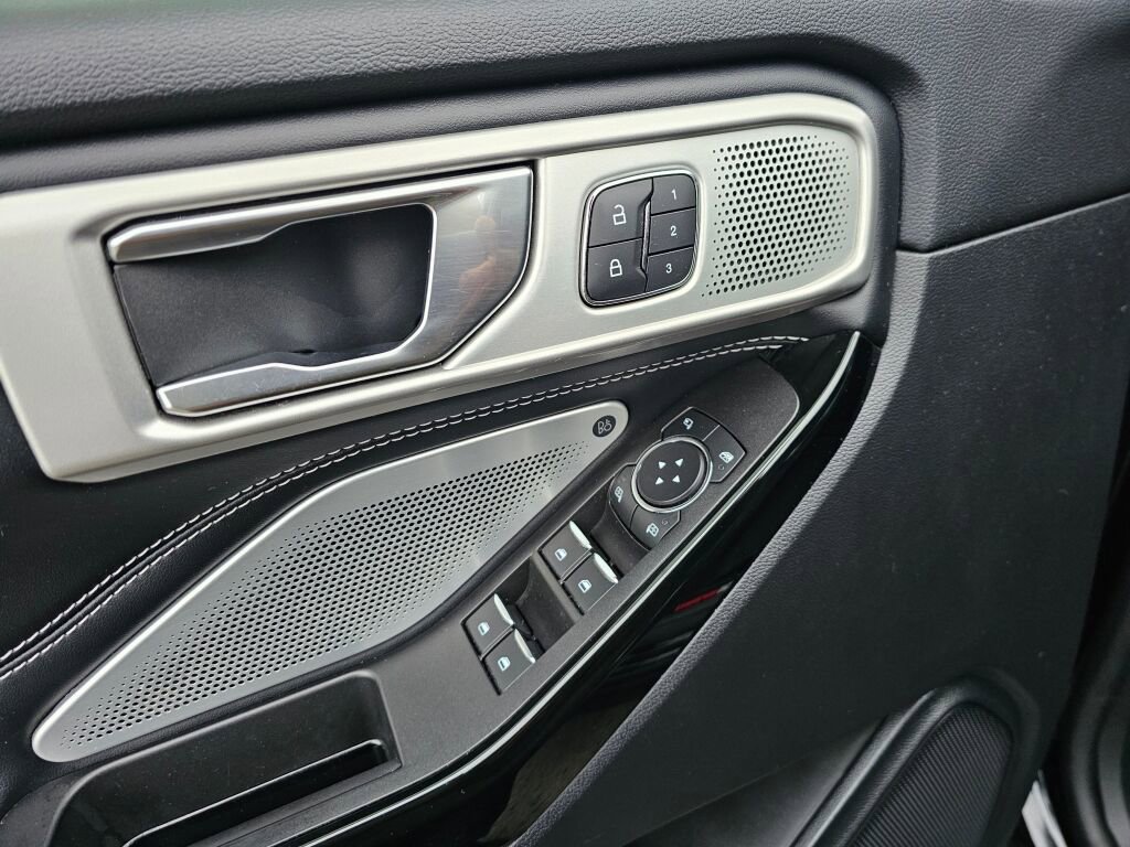 Used 2022 Ford Explorer ST w/ Equipment Group 401A image 21