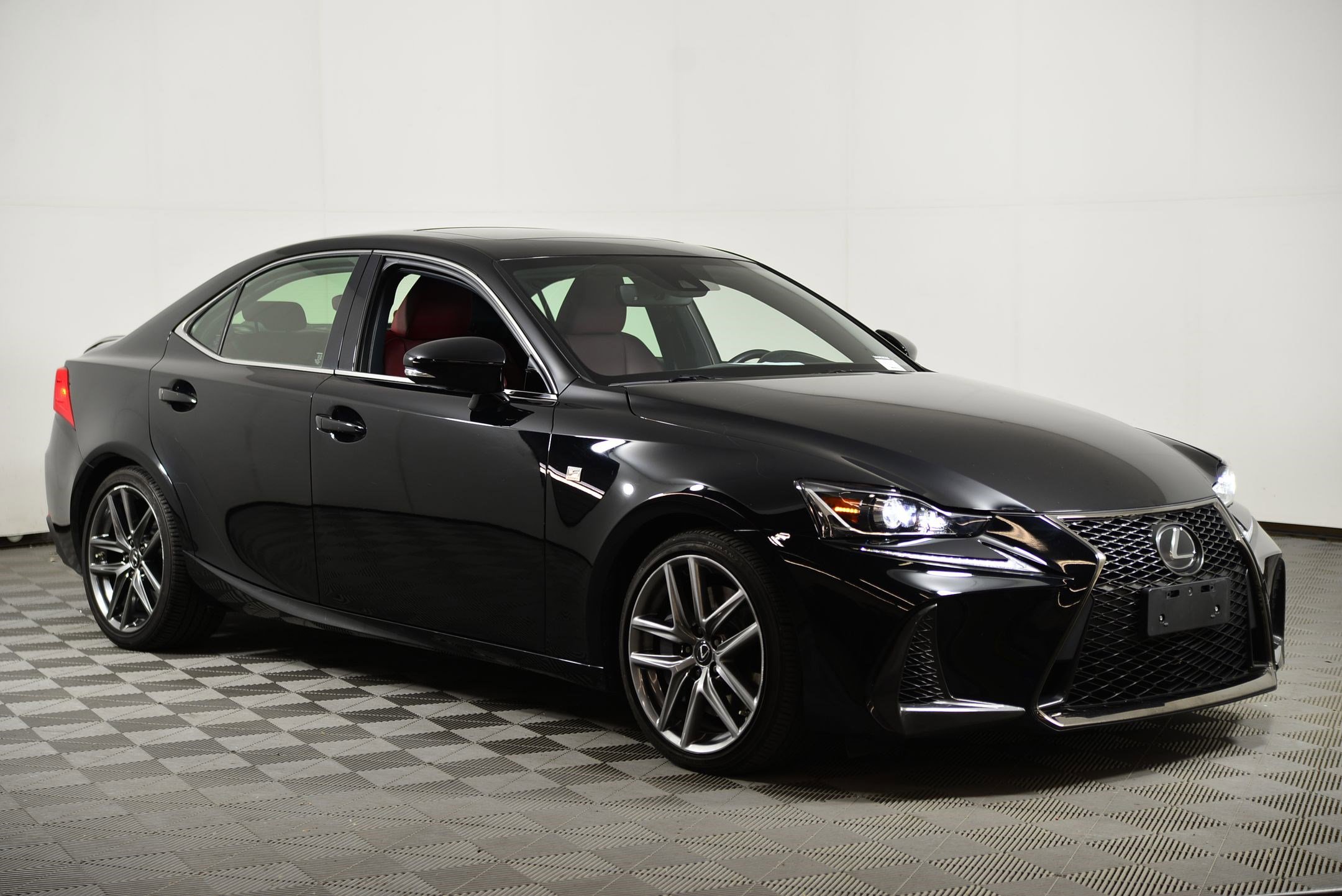 Used 2019 Lexus IS 300 AWD image 6
