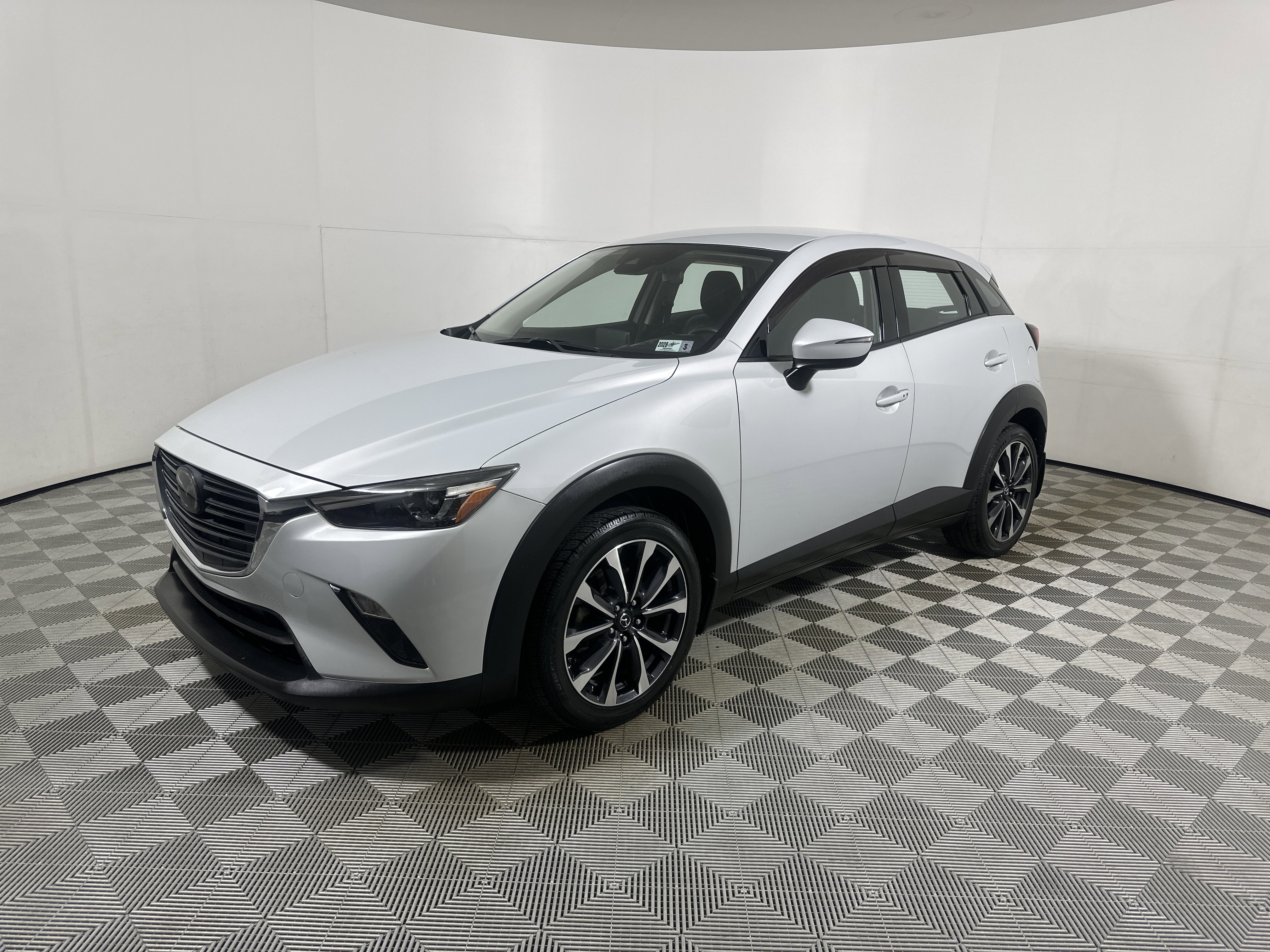 Used 2019 MAZDA CX-3 Touring w/ Touring I-ACTIVSENSE Package image 3