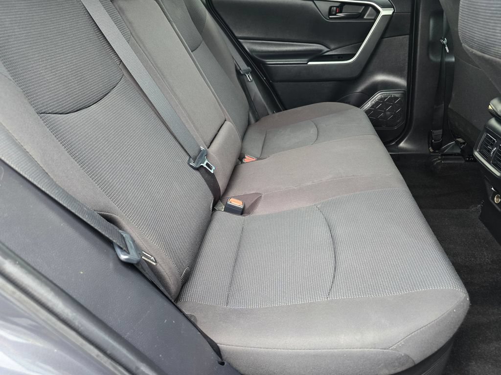 Used 2020 Toyota RAV4 LE AWD/4WD image 15