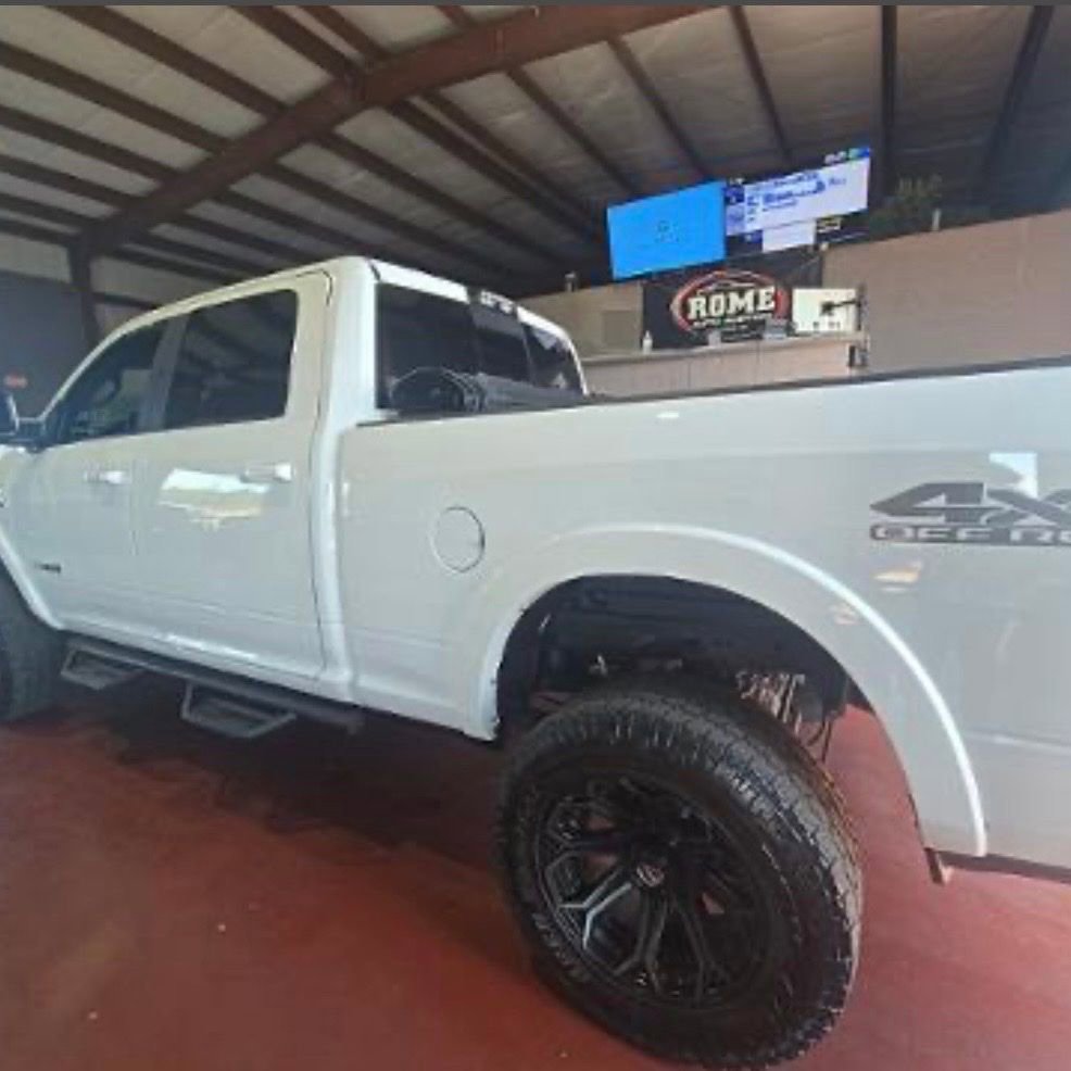 Used 2021 RAM 2500 Laramie AWD/4WD image 9