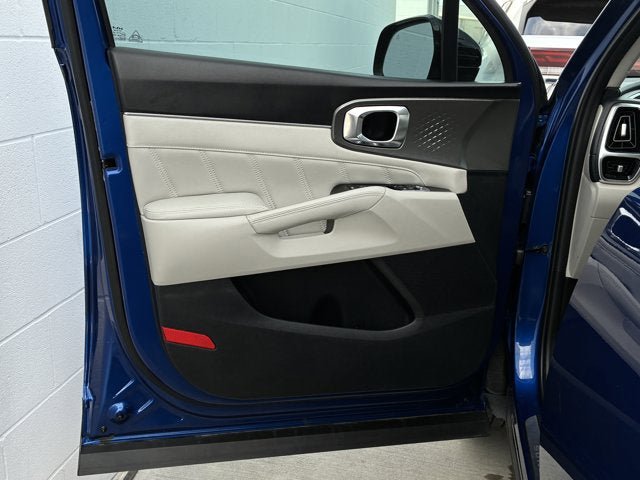 Used 2023 Kia Sorento SX image 9