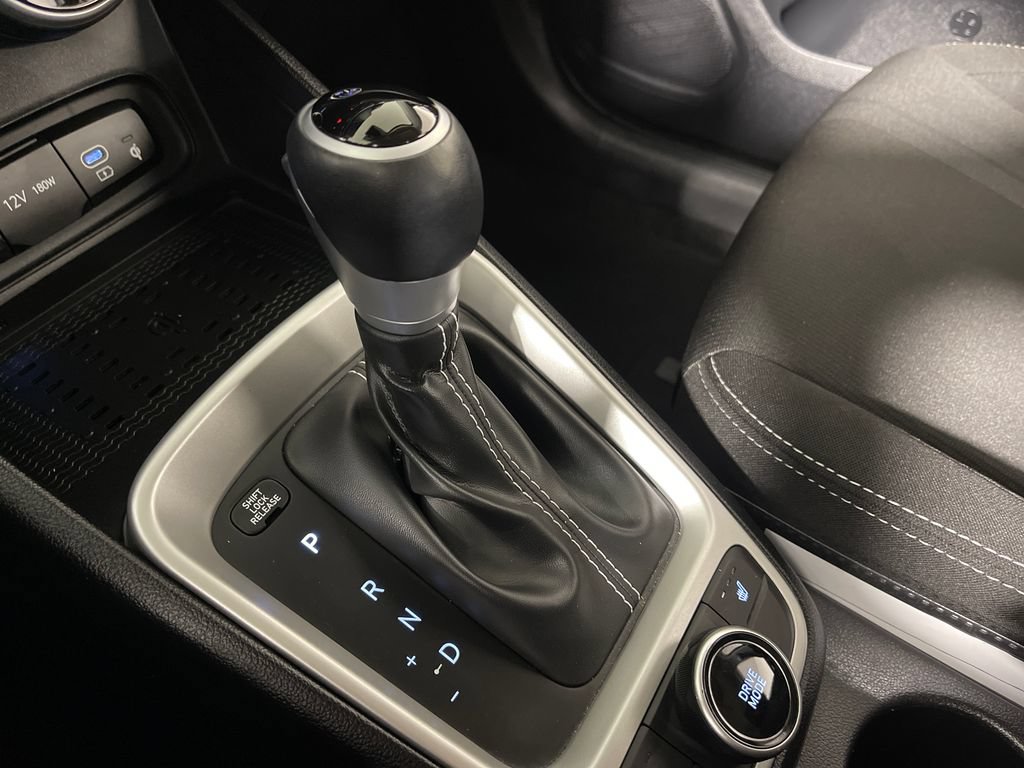 Certified 2026 Hyundai Venue SEL FWD image 25