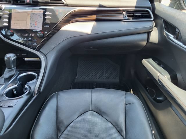 Used 2020 Toyota Camry XLE w/ Sunroof Package FWD image 28
