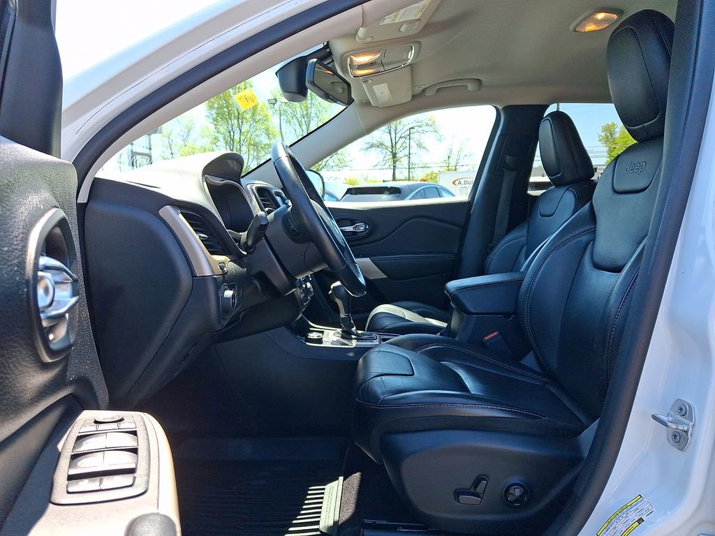 Used 2018 Jeep Cherokee Limited AWD/4WD image 13