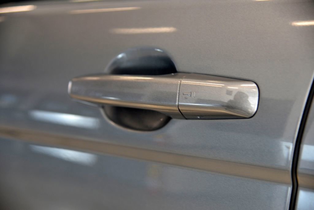 Used 2015 Land Rover Range Rover Evoque Pure image 13