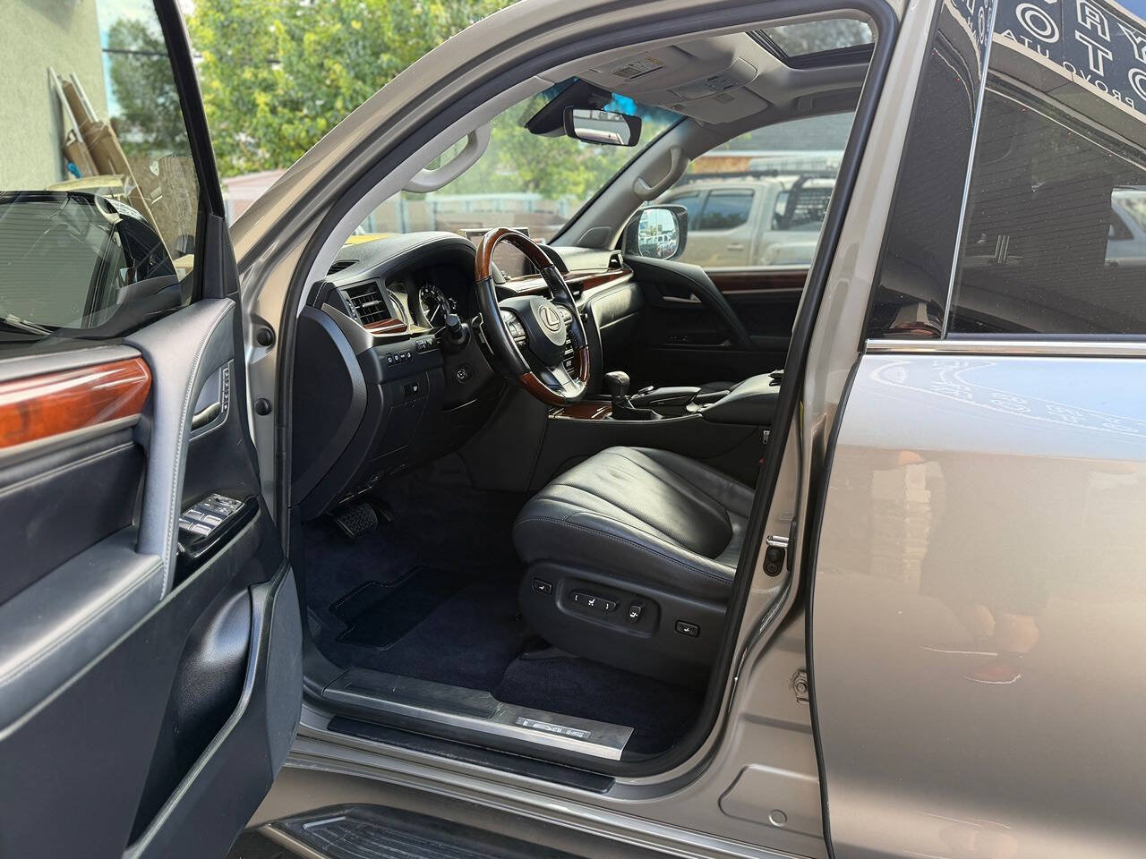 Used 2017 Lexus LX 570 4WD w/ Luxury Package image 37