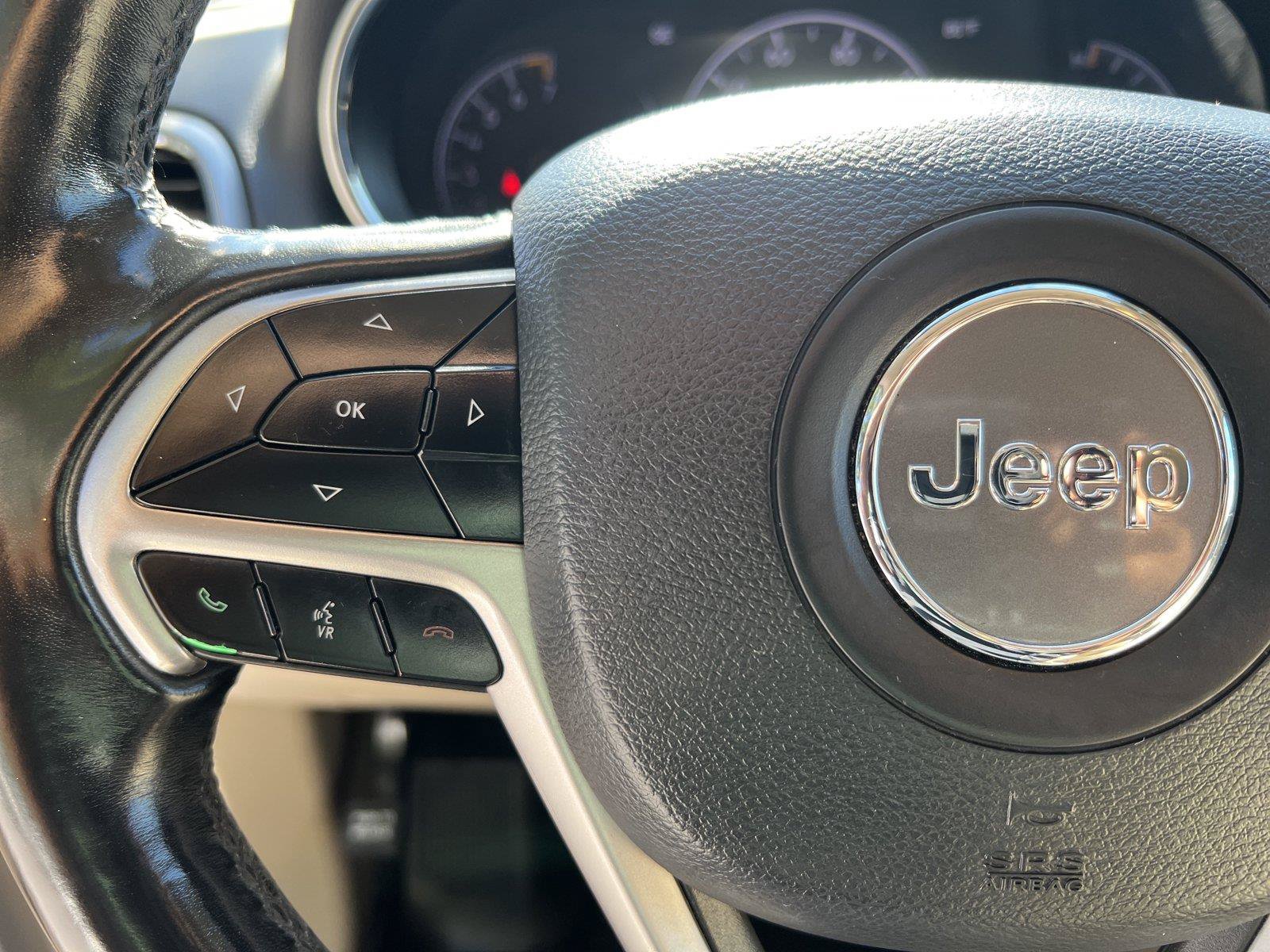 Used 2020 Jeep Grand Cherokee Laredo RWD image 11