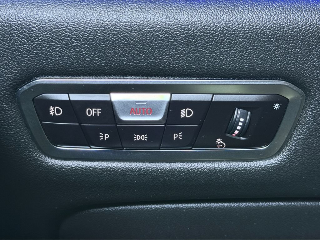 Used 2021 BMW X7 M50i AWD/4WD image 26