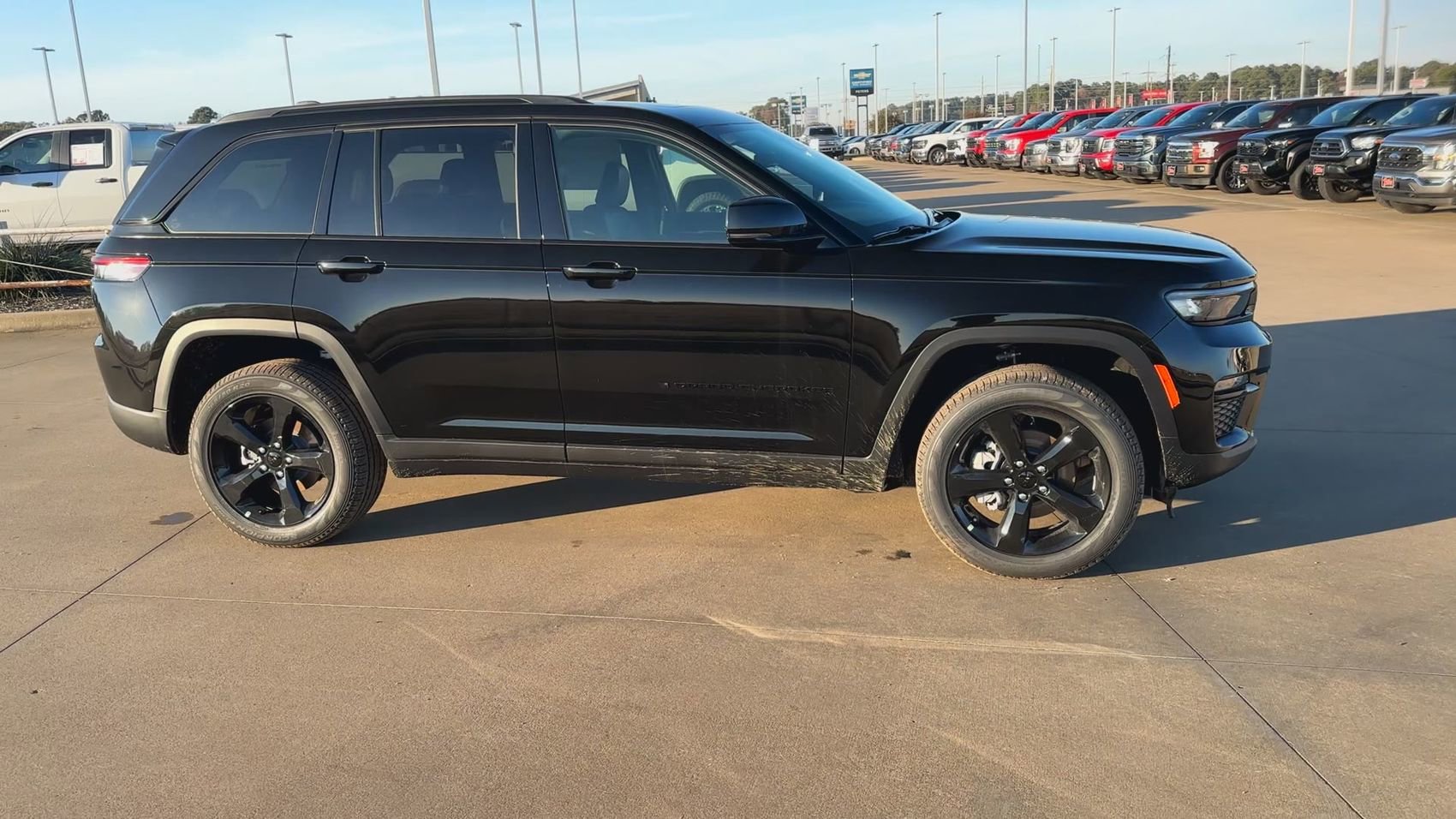 New 2025 Jeep Grand Cherokee Limited w/ Black Appearance Package RWD image 2