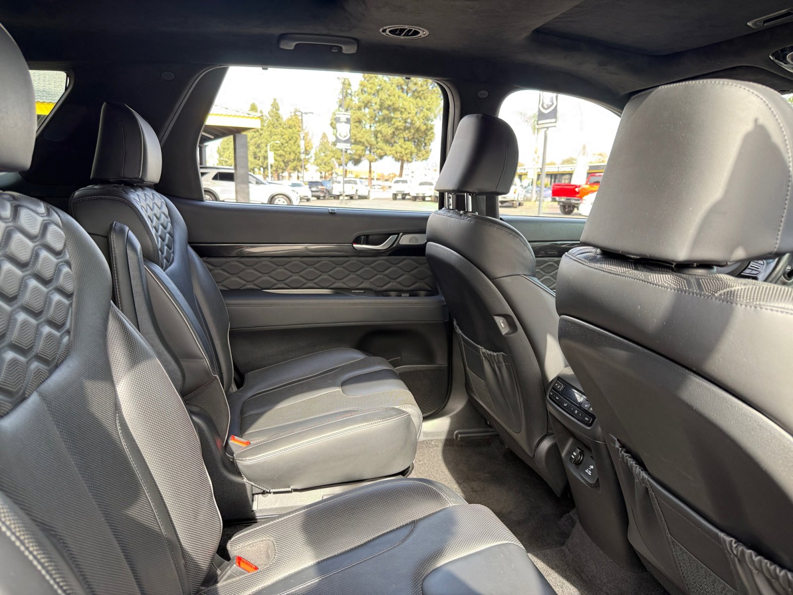 Used 2021 Hyundai Palisade Calligraphy w/ Winter Package image 19