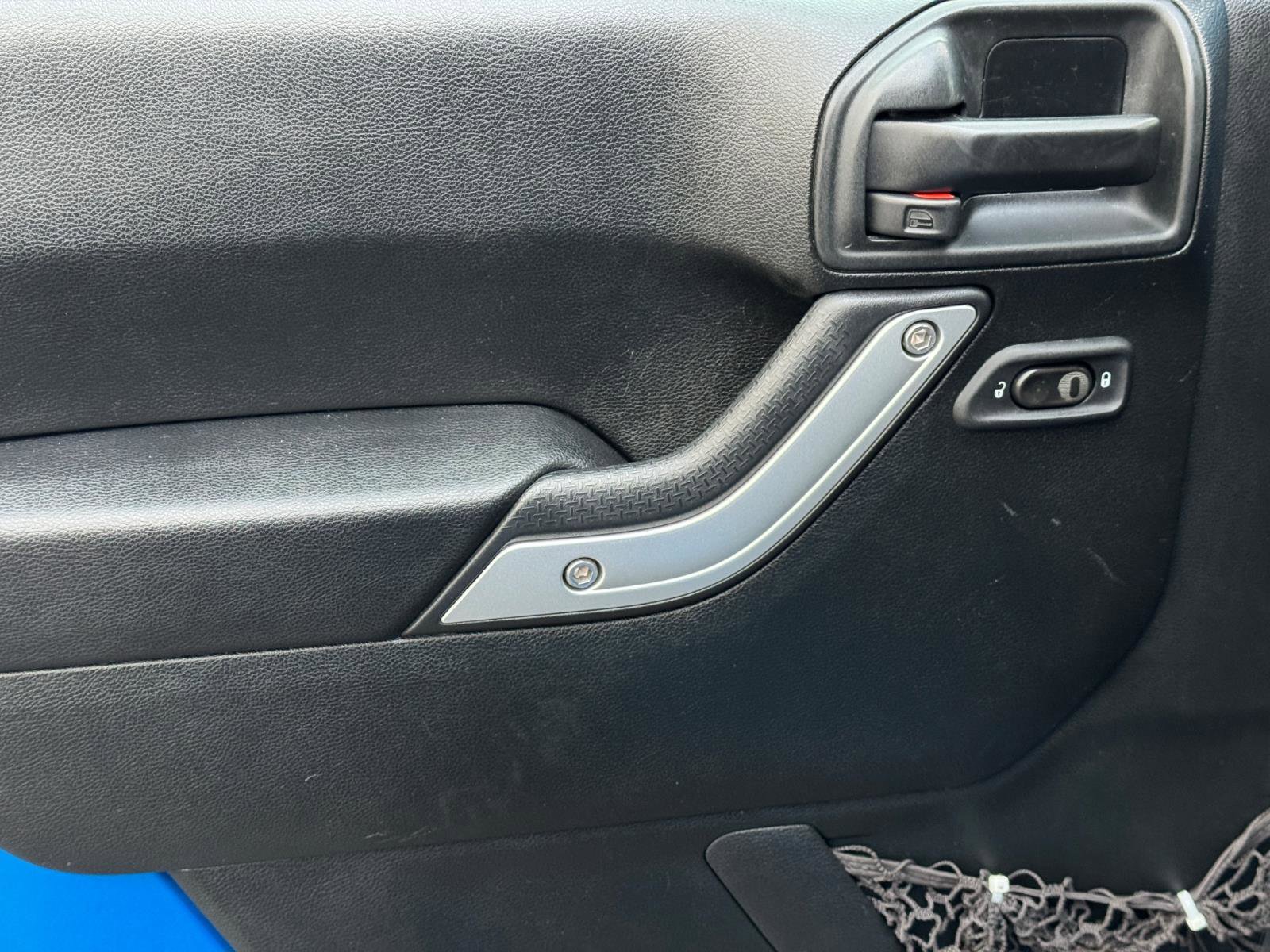 Used 2016 Jeep Wrangler Unlimited Sahara image 13