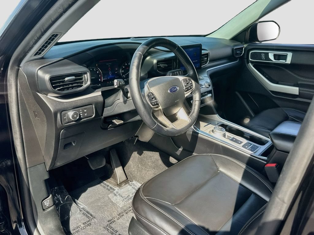 Used 2021 Ford Explorer XLT w/ Equipment Group 202A RWD image 9