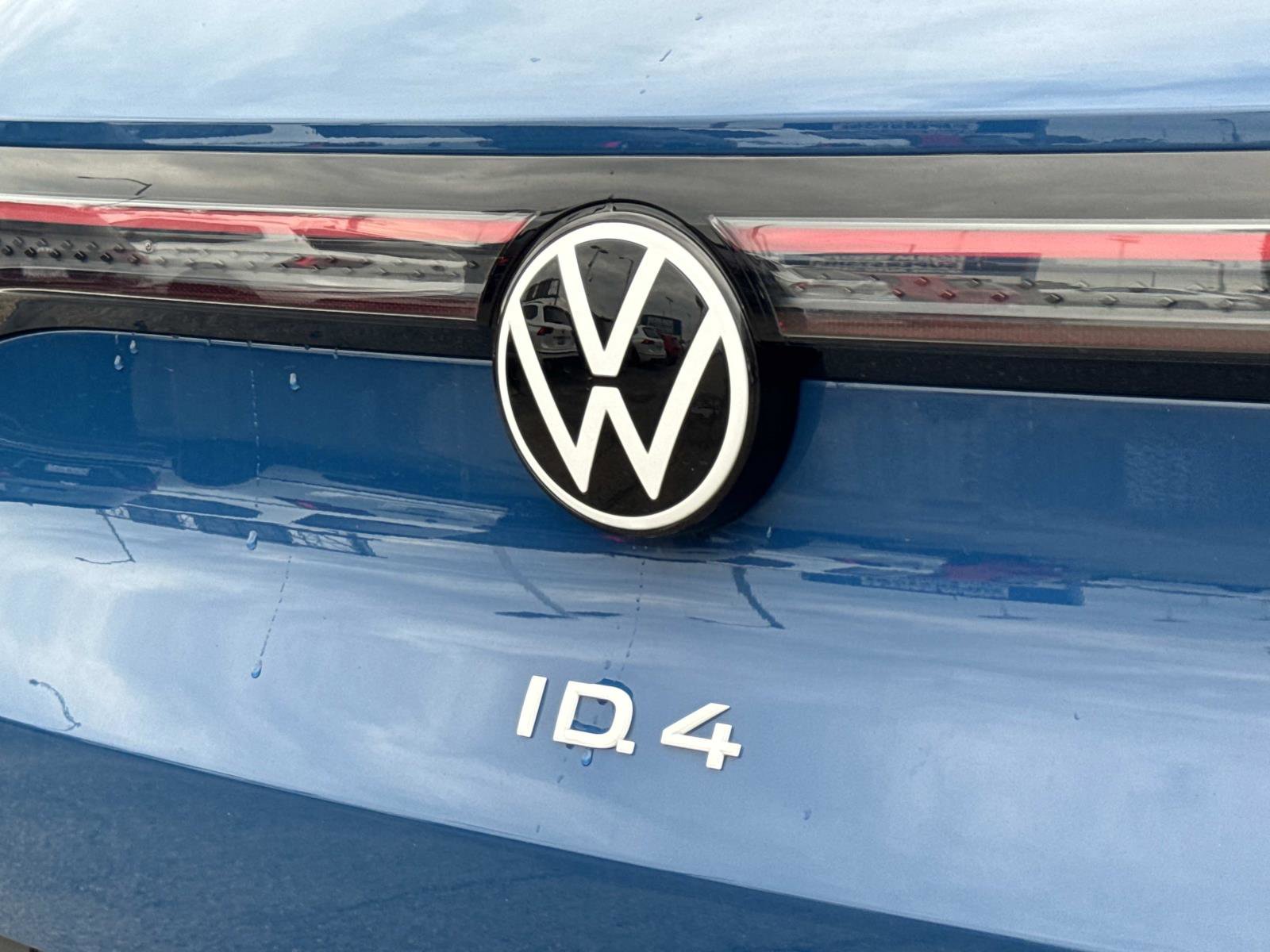 New 2025 Volkswagen ID.4 Pro image 28