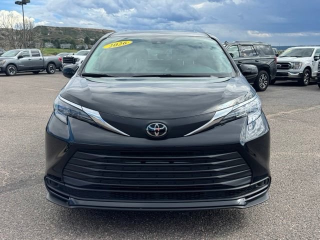 Used 2026 Toyota Sienna LE AWD/4WD image 9