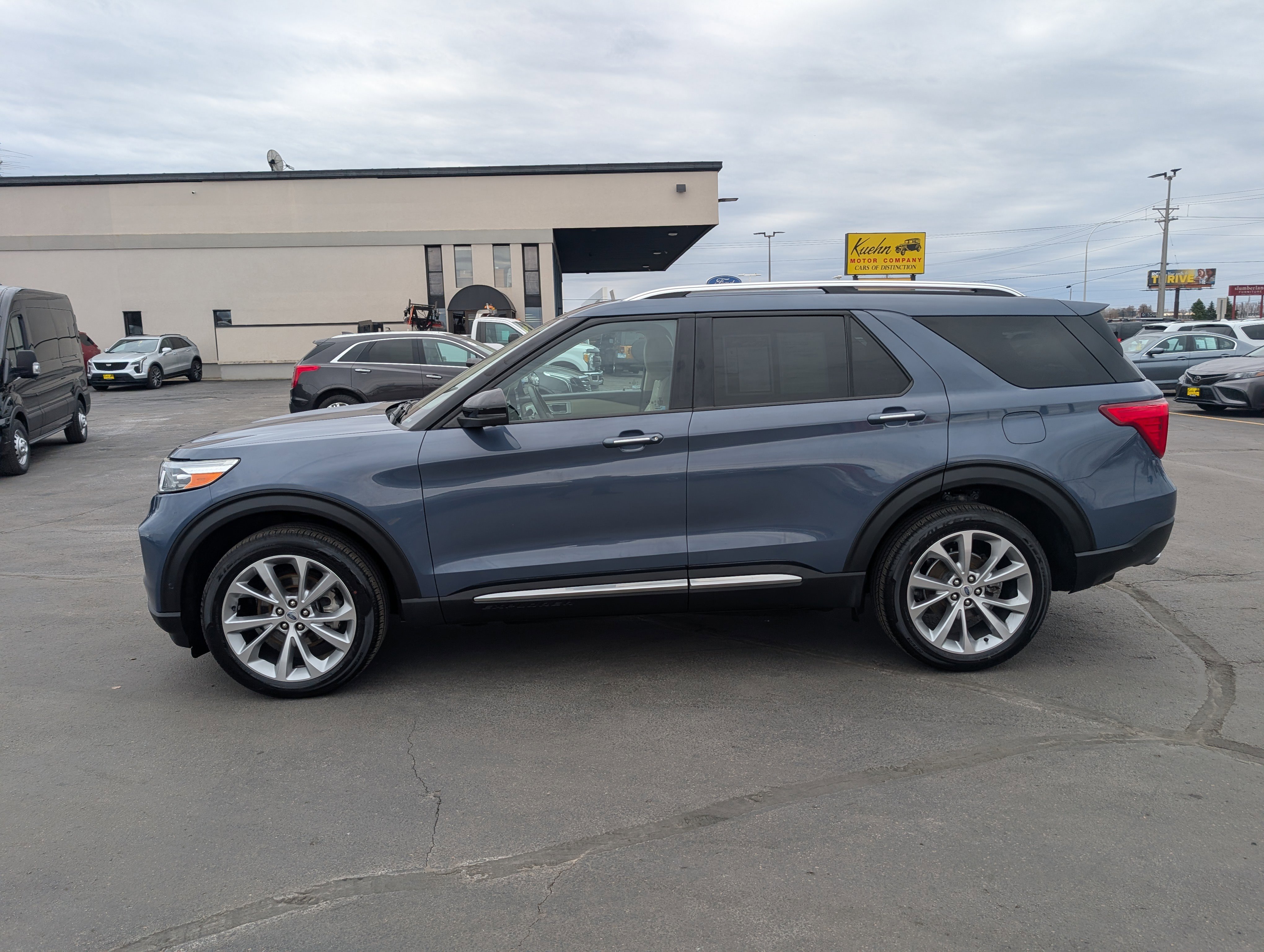Used 2021 Ford Explorer Platinum w/ Equipment Group 601A image 5