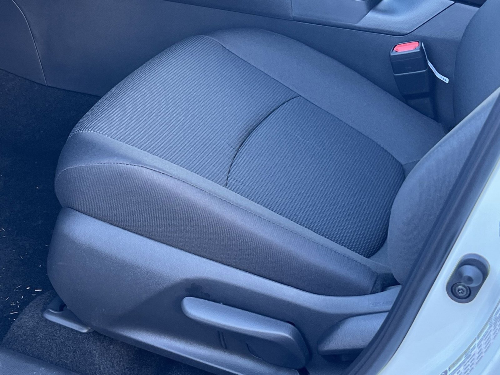 New 2025 Toyota RAV4 LE image 8