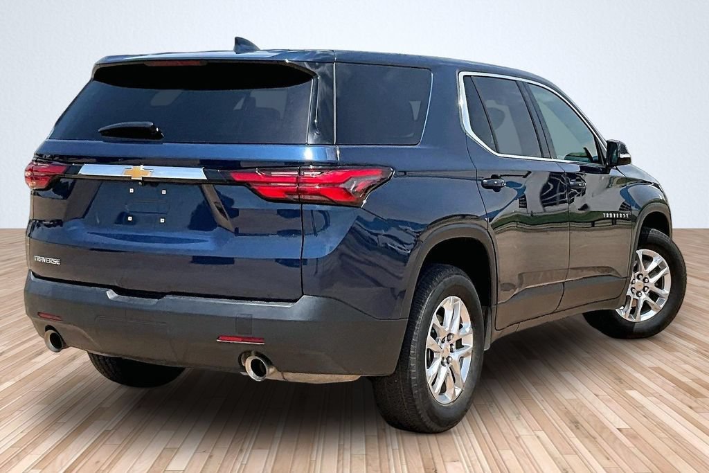 Used 2023 Chevrolet Traverse LS w/ Safety Package FWD image 2