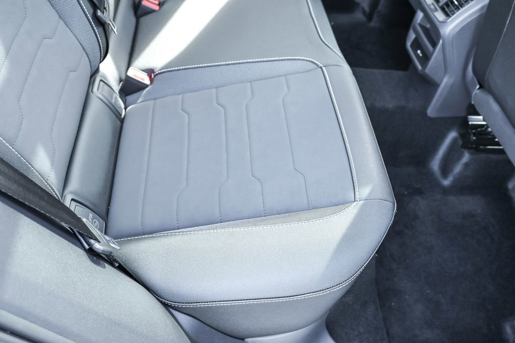 New 2025 Volkswagen Taos SE image 40