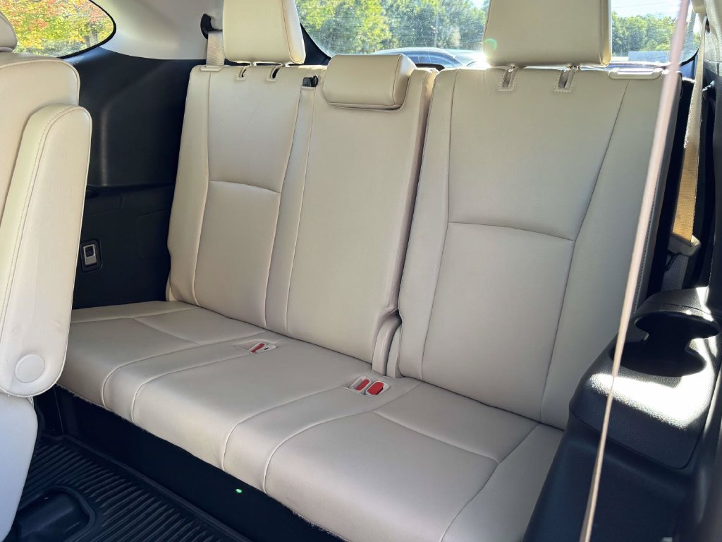 Used 2023 Toyota Highlander Limited FWD image 17