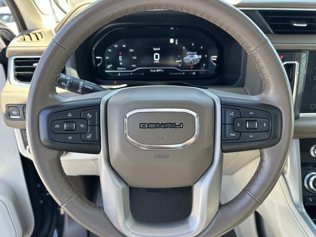 Used 2023 GMC Yukon XL Denali image 30