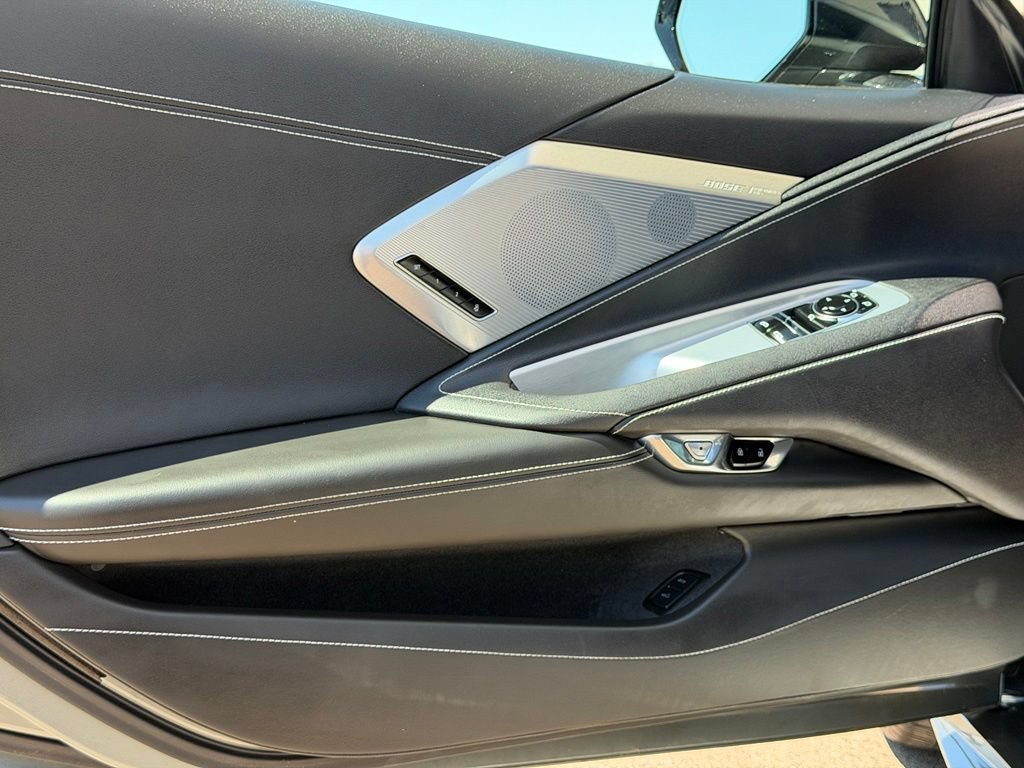 Used 2023 Chevrolet Corvette Stingray Preferred Cpe w/ Body-Color Dual Roof Package RWD image 17