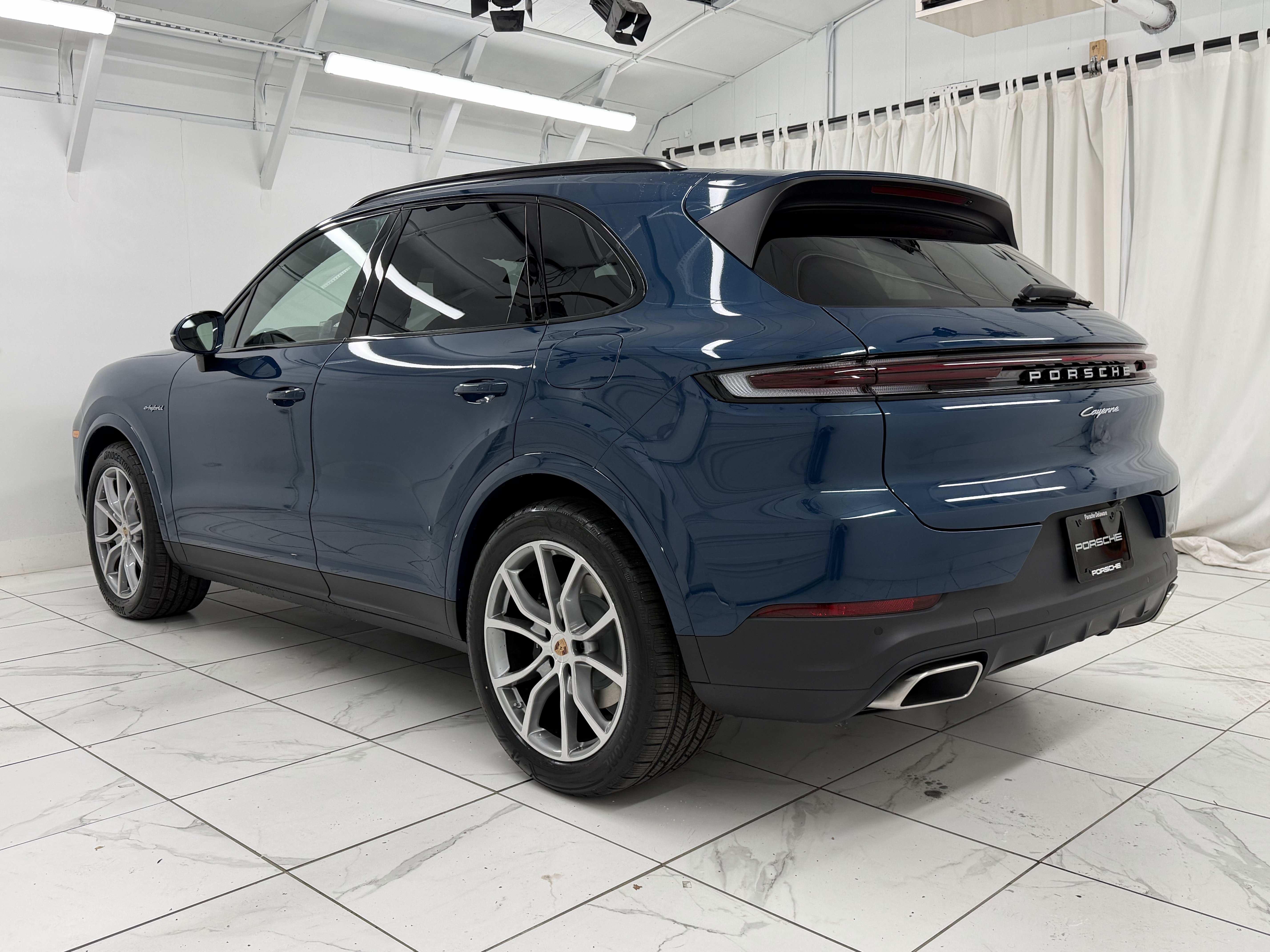 New 2026 Porsche Cayenne E-Hybrid AWD/4WD image 14