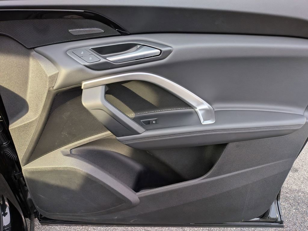 Used 2025 Audi Q5 Premium Plus w/ Premium Plus image 35