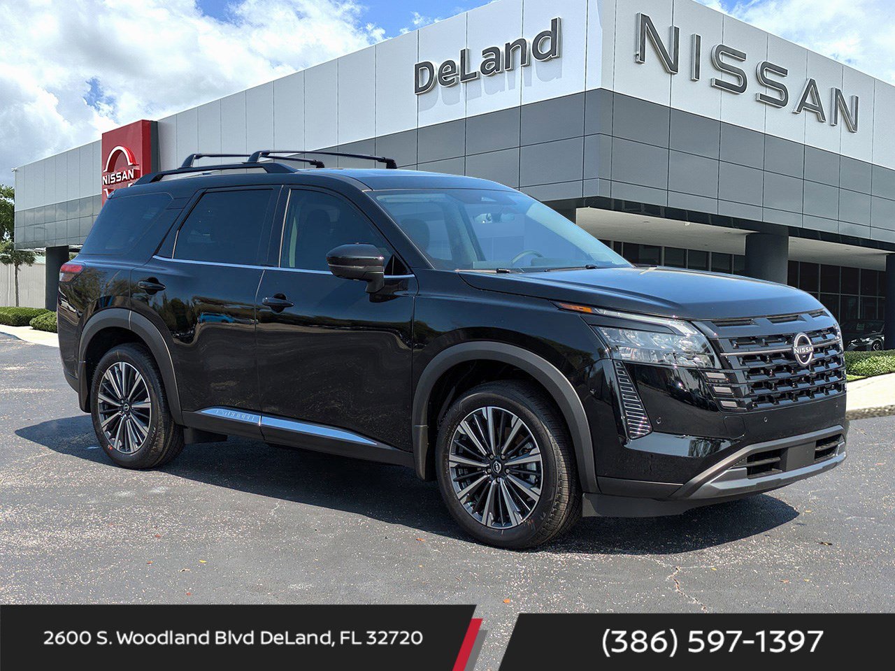 New 2026 Nissan Pathfinder Platinum FWD image 1