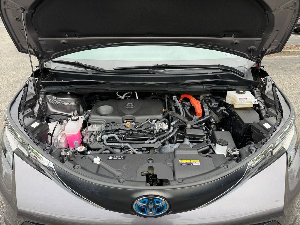 Used 2023 Toyota Sienna XLE w/ XLE Plus Package AWD/4WD image 31