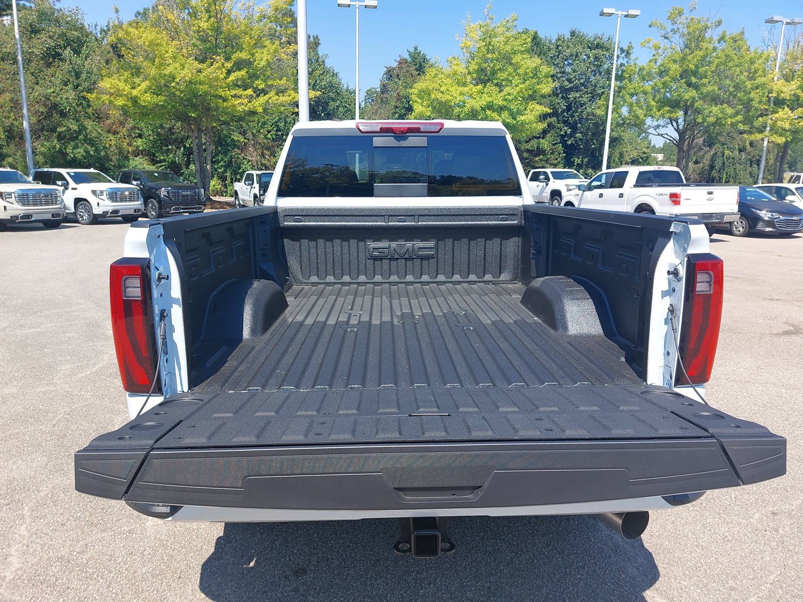 New 2026 GMC Sierra 2500 Denali w/ Denali Reserve Package AWD/4WD image 12