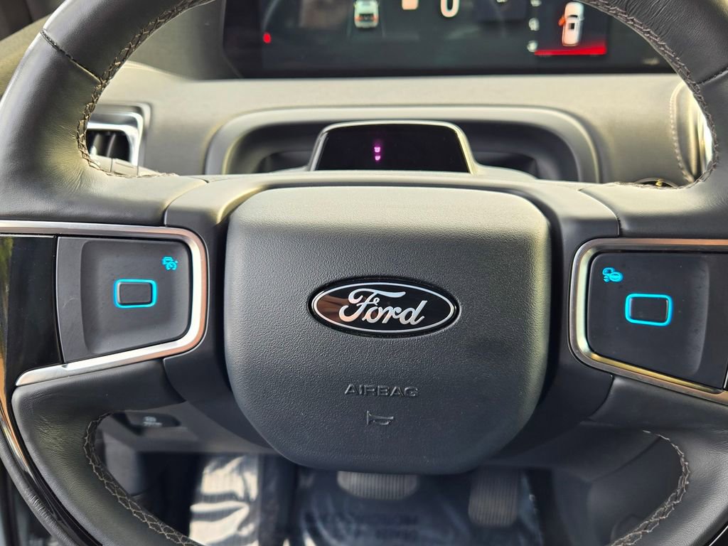 Used 2025 Ford Expedition Platinum w/ Stealth Appearance Package image 23