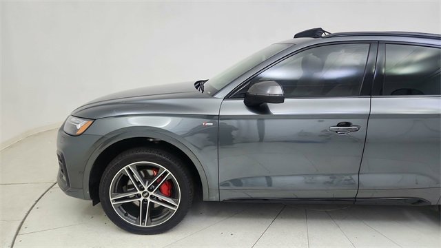 Used 2024 Audi Q5 e Prestige w/ Prestige Package image 4