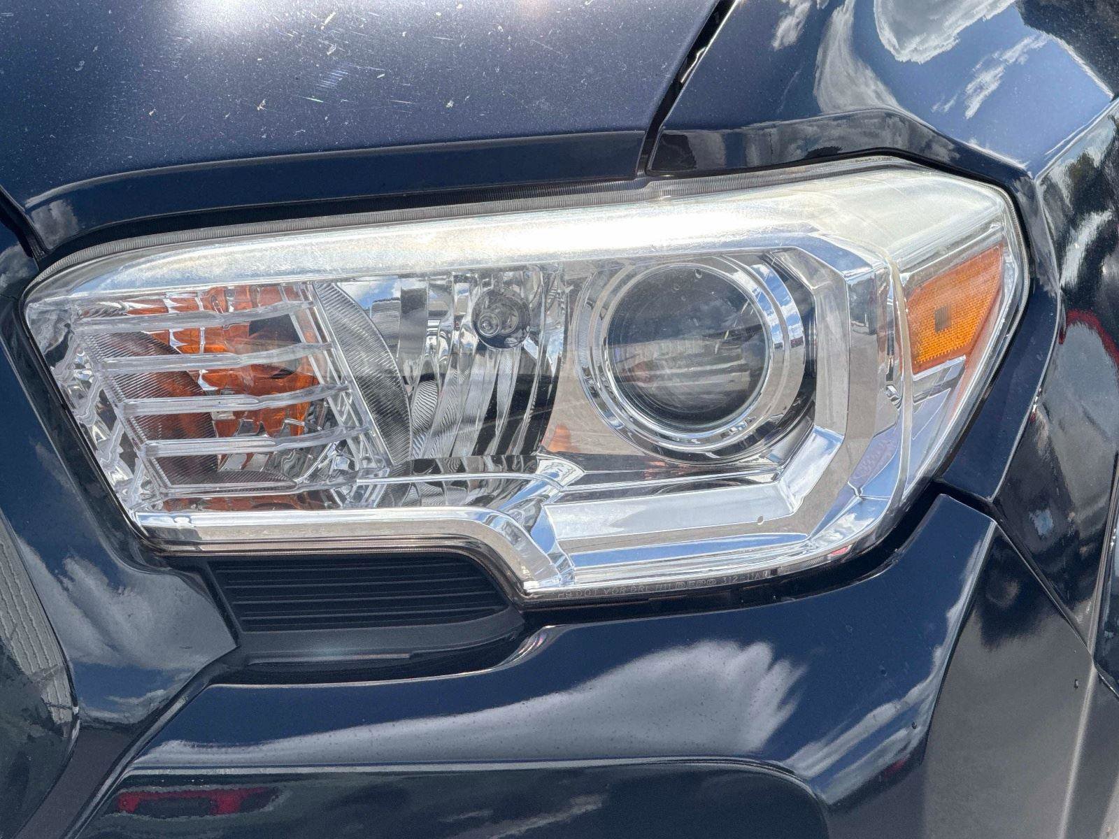 Used 2016 Toyota Tacoma SR image 9