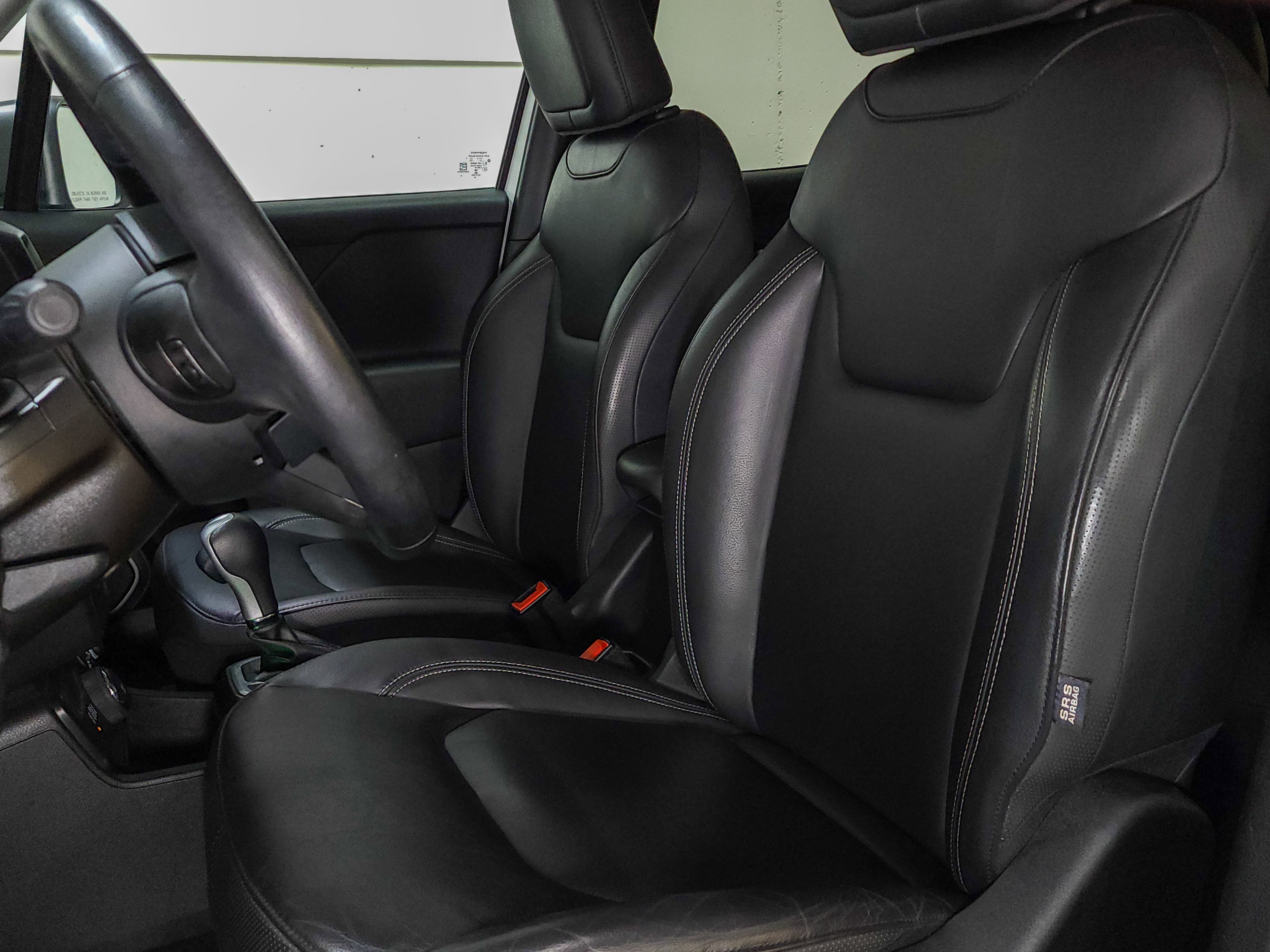 Used 2021 Jeep Renegade Limited image 43