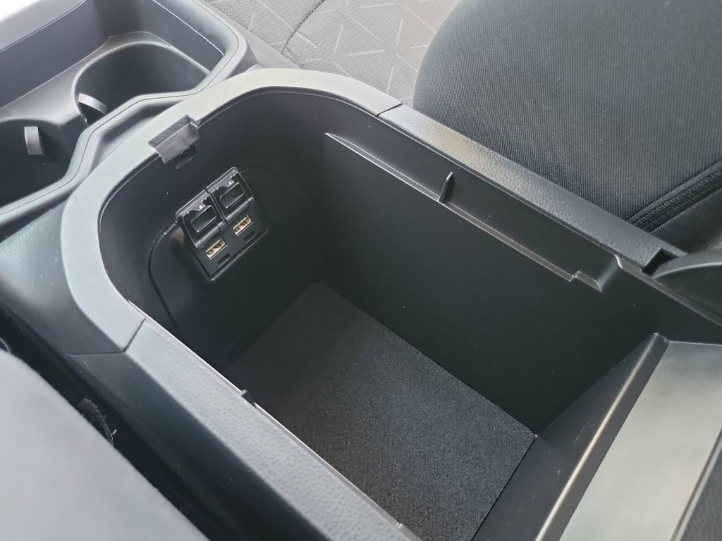 Used 2019 Toyota RAV4 XLE FWD image 18