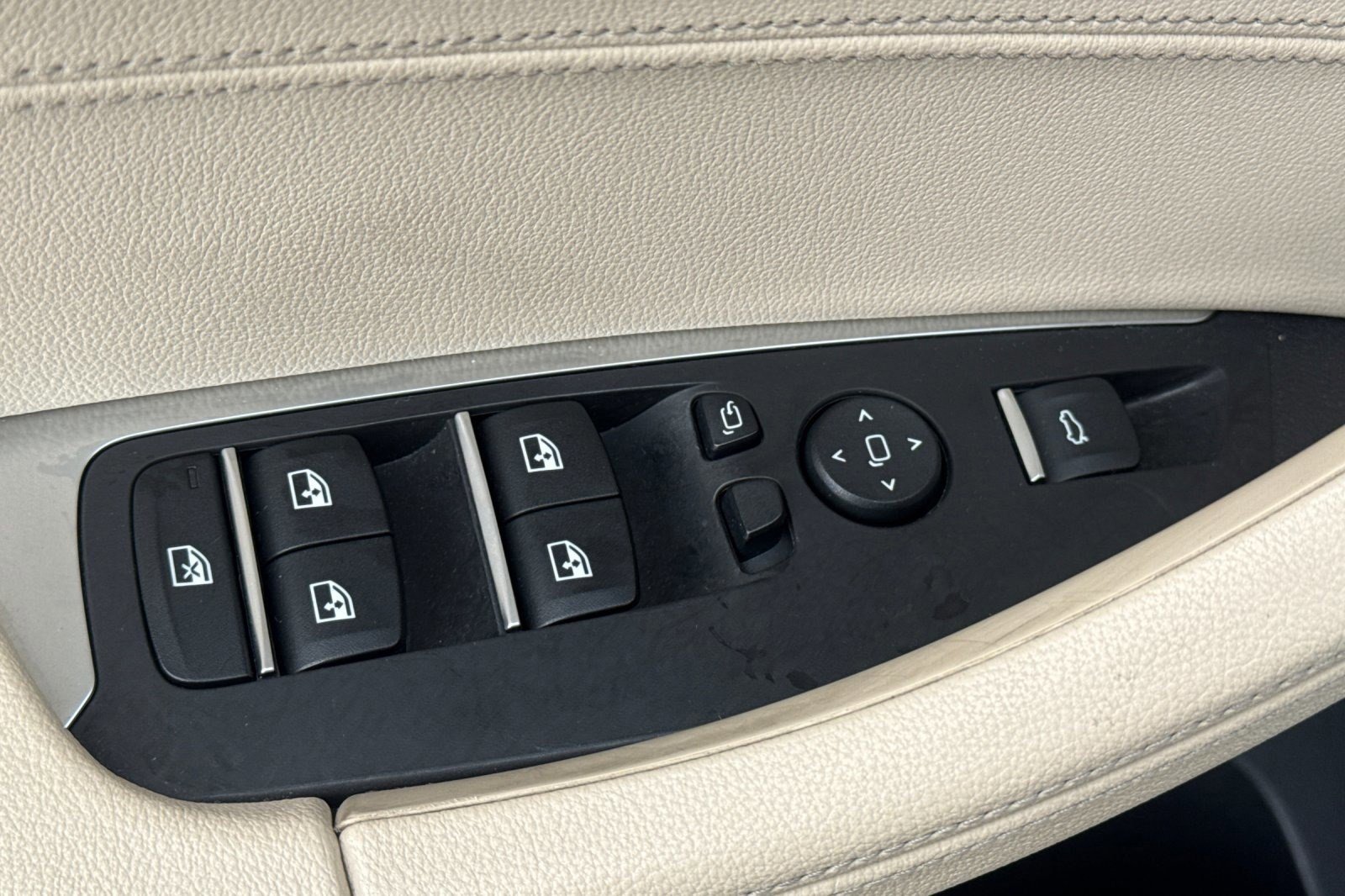 Used 2018 BMW X3 M40i image 12