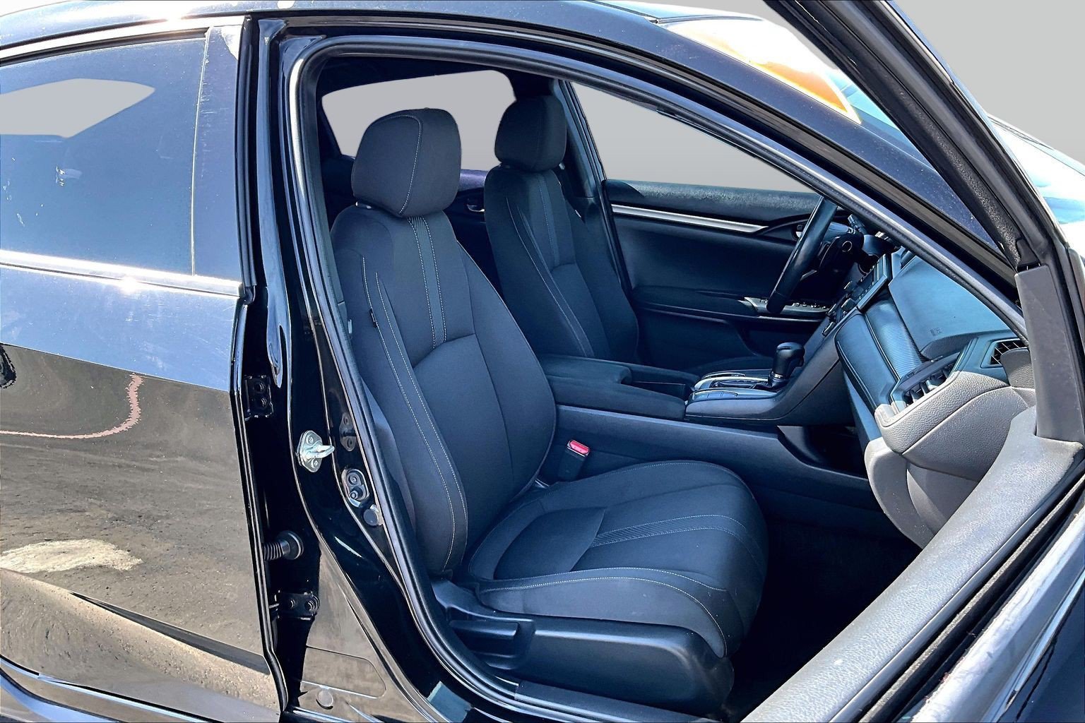 Used 2017 Honda Civic Sport image 7