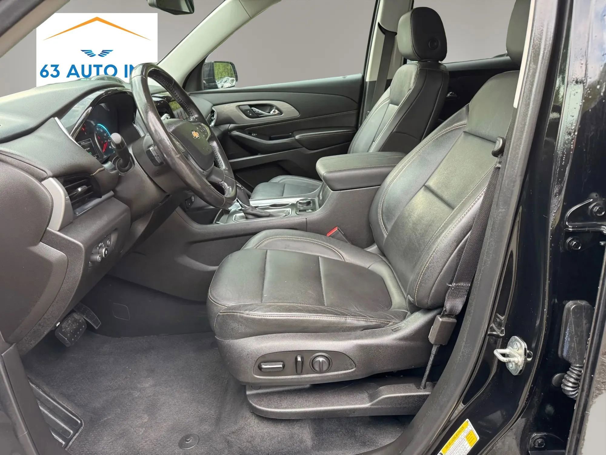 Used 2019 Chevrolet Traverse LT w/ LT Premium Package image 12