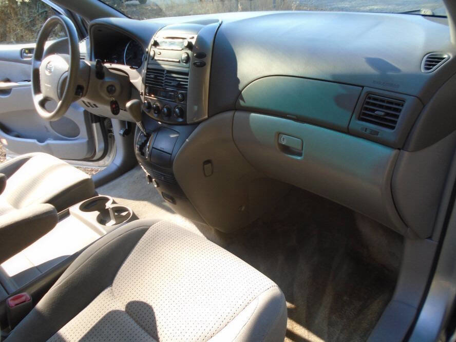 Used 2008 Toyota Sienna LE image 21