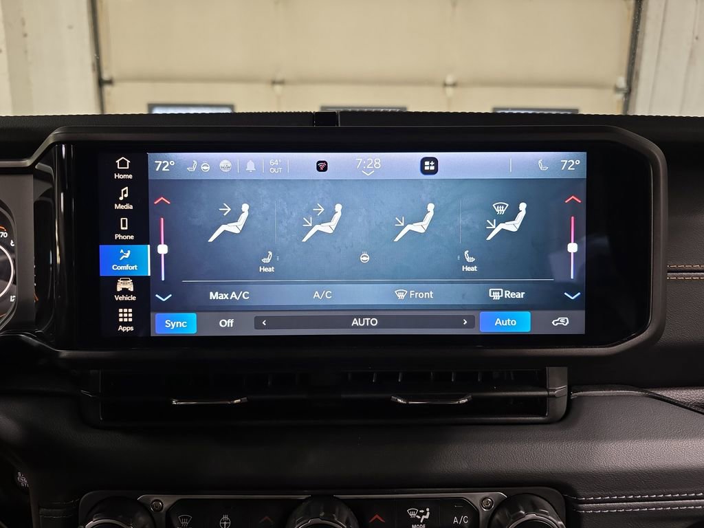 Used 2024 Jeep Wrangler Sahara w/ Safety Group image 21