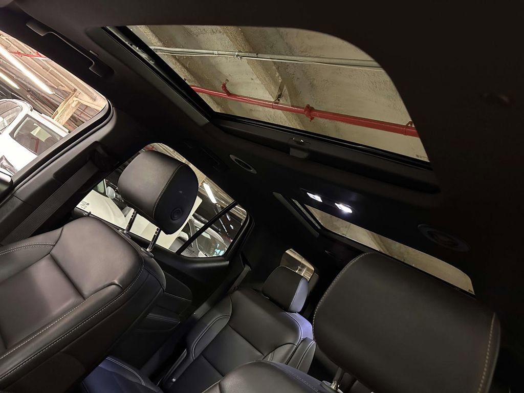 Used 2023 Chevrolet Traverse LT w/ LT Premium Package image 15