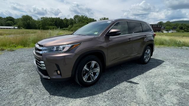 Certified 2018 Toyota Highlander Limited Platinum w/ Carpet Mat Package (TMS) AWD/4WD image 4