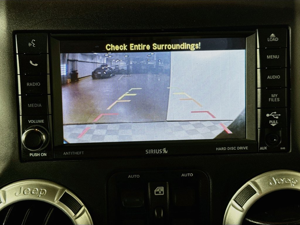 Used 2016 Jeep Wrangler Unlimited Sahara w/ Max Tow Package AWD/4WD image 13