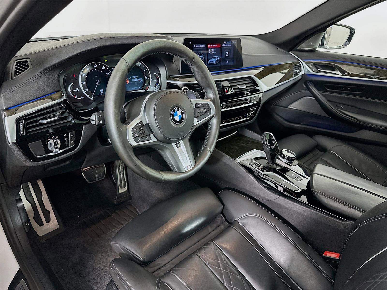 Used 2018 BMW M550i xDrive image 9