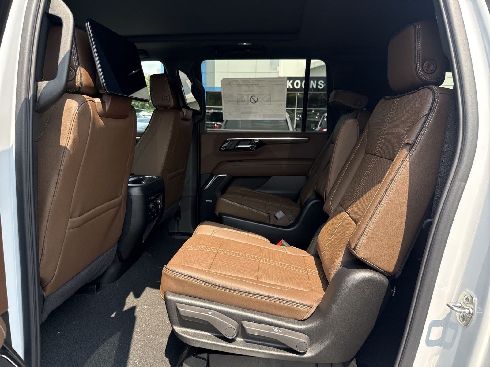 New 2026 Chevrolet Suburban High Country AWD/4WD image 19